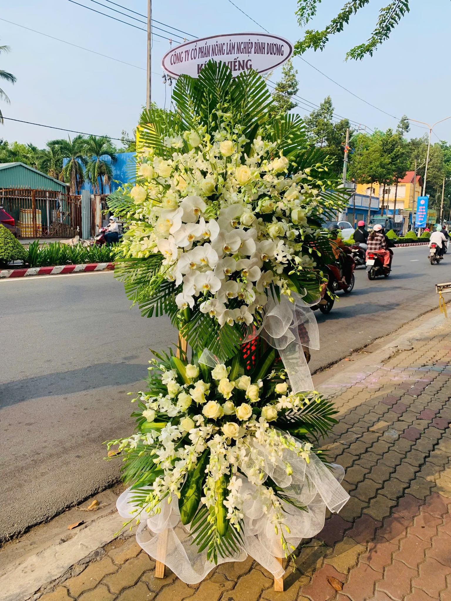 đặt hoa viếng nhanh tại Bình Dương