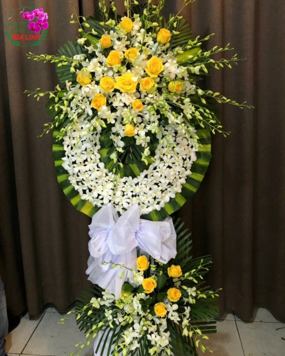 mẫu vòng hoa tang lễ hiện đại